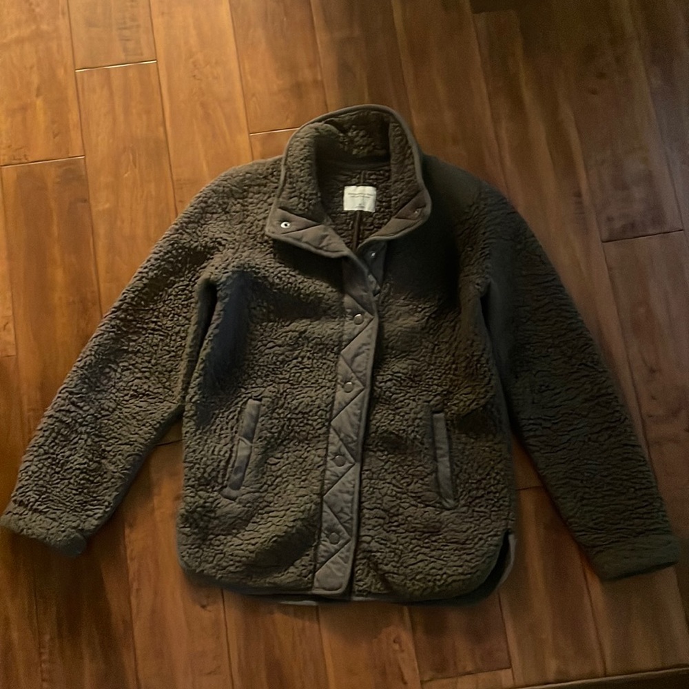 Abercrombie and Fitch women’s button front, fleece in dark brown size xs